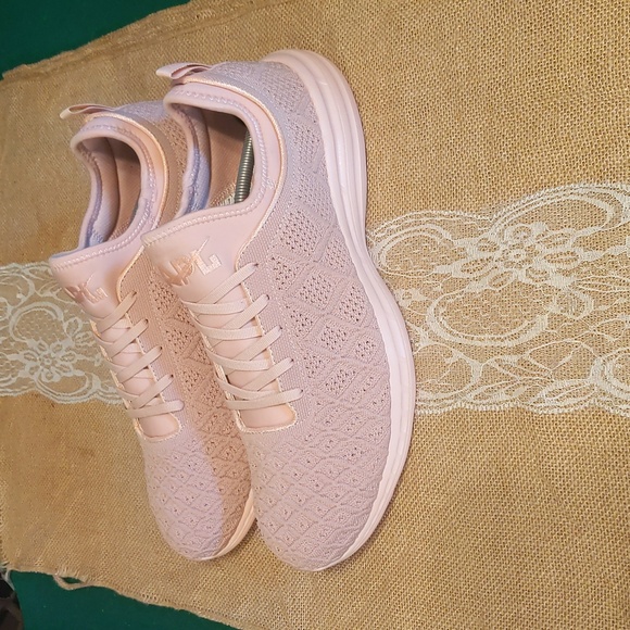 APL Techloom Phantom Women's Running Shoes Sz 14, Pink, Like New, No Box - Picture 4 of 8